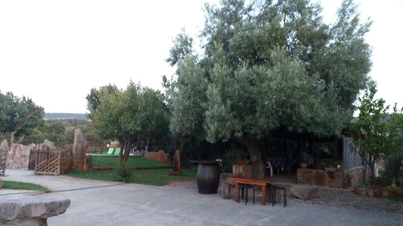 Agriturismo Sa E Padedda Mores Kültér fotó